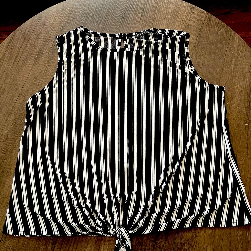 Sleeveless shirt